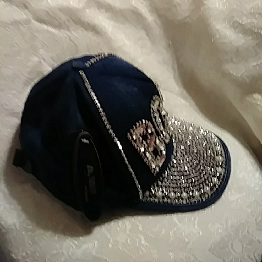 Hat - Picture 2 of 3